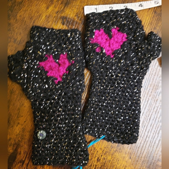 NWT* Handmade Fingerless gloves 💜 MarpleMade Designs,  fitted, soft acrylic, - Picture 3 of 7
